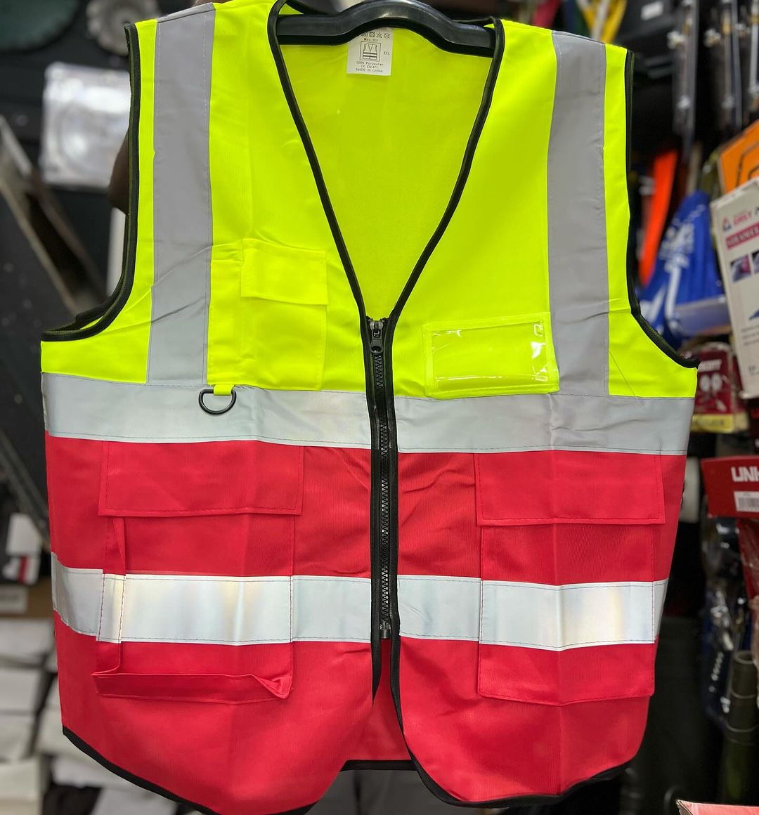 Takeer - Excutive reflective vest
Colour:- maloon and lime green 
Price;- 15,000 vat inclusive 
Contact;- Call/whats app📱