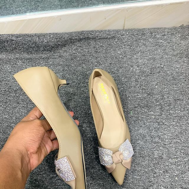 Takeer - Available size Size 36❌
Dm/call/whtsp Tunapatikana mwenge sokoni nyuma ya jamirex hotel