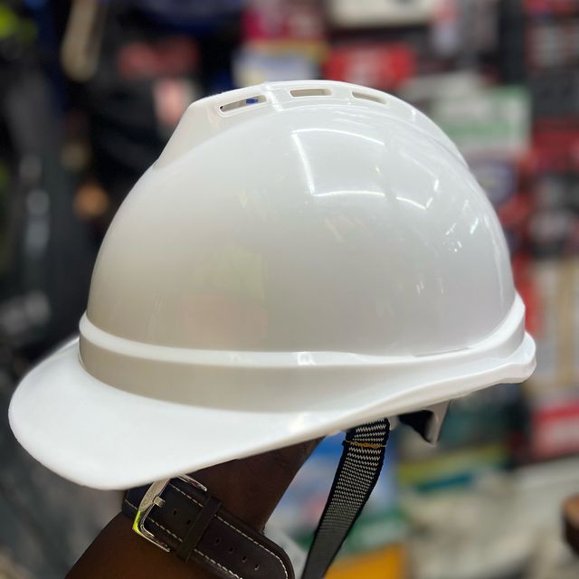 Takeer - Safety hut (helmet)
Ce approved 
Now available at our store 
Contact 📱Call/what’s app