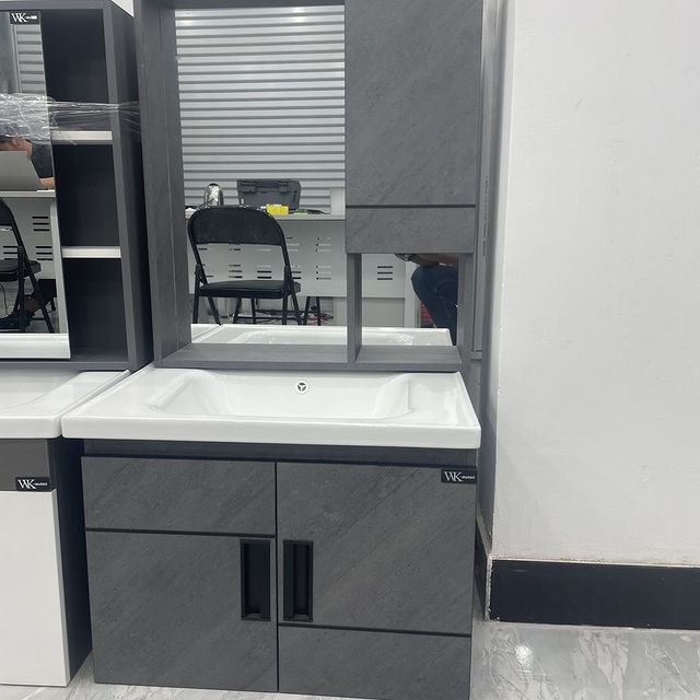 Takeer - Quality and afordable cabinet available shop.
Price: 300000/= complete
Piga simu : 
Tupo kariakoo karibu na uwanja wa jakaya kikwete.
Tunafanya del...