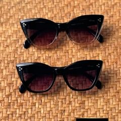 Takeer - Looking for something simple yet elegant? Celine sunnies are exactly that.
A great addition to your collection 

25,000 tshs only 
DM/ WhatsApp lin...