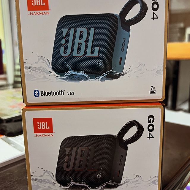 Takeer - The bold JBL Go 4 ultra-portable Bluetooth speaker delivers clear, loud JBL Pro Sound with rich, punchy bass. Plus it's waterproof and dustproof.

...