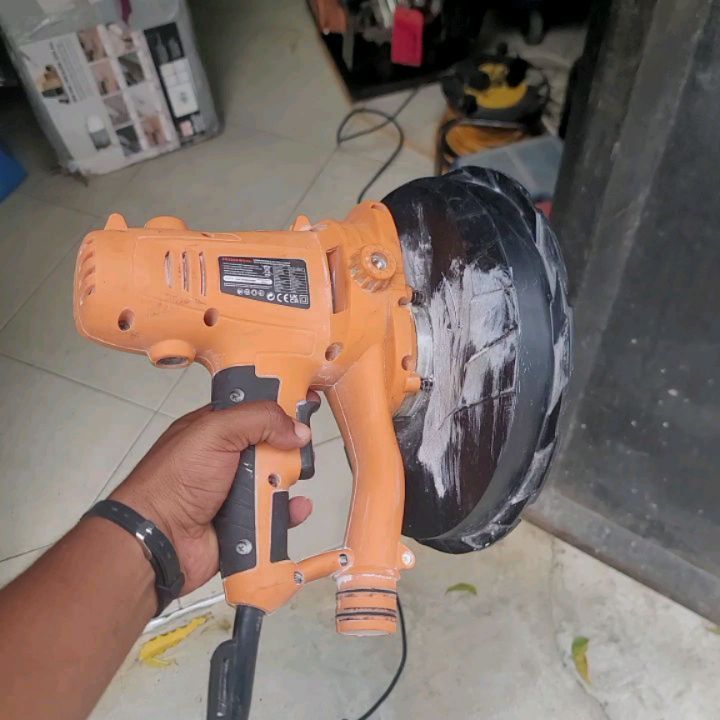 Takeer - SOLD ❌️SOLD❌️ IMEUZWA 
Evolution Dry Wall Sander
1050W Speed Adjust 1500-2300RPM 
Mashine ya kupiga msasa Ukuta uliokauka baada ya skimming au kukw...