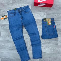 Takeer - ✅ JEANS ORIGINAL 
✅BEI:18,000/=
✅SIZE:30-36
✅