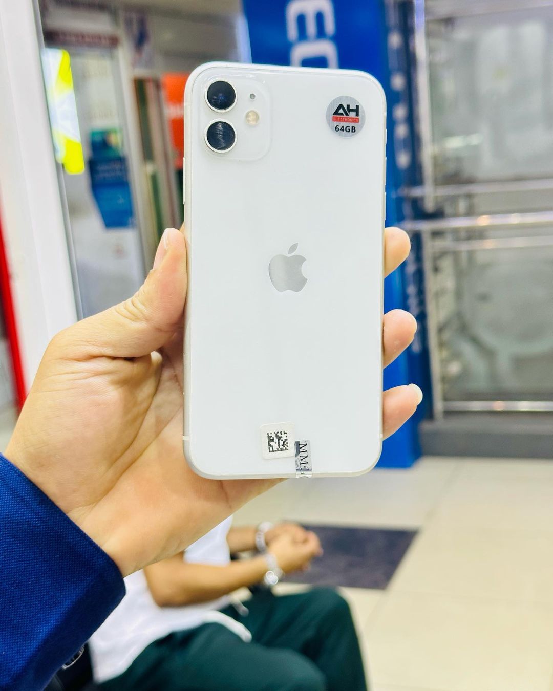 Takeer - Iphone 11 plain 64gb 
590,000/-

Clean condition 

📍kariakoo china plaza second floor
Shop no 241
Call : 