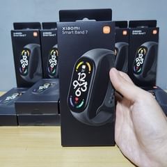 Takeer - Xiaomi Mi Smart Band7 fitness band

Price - 140,000/=

Features
✅ Large AMOLED Display: Features a 1.62-inch AMOLED display with enhanced brightnes...