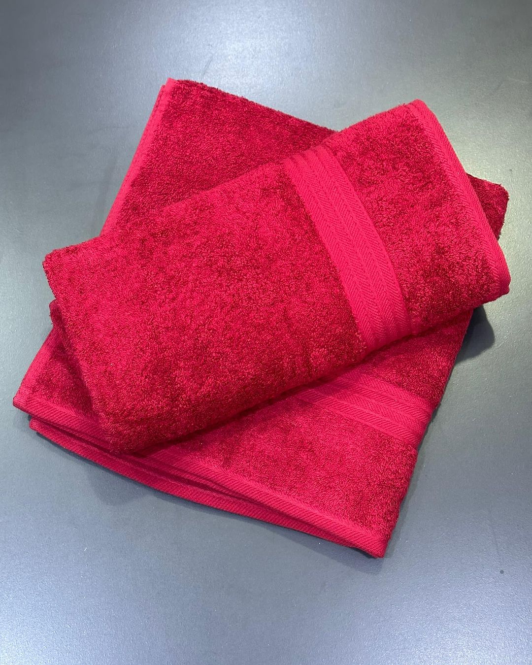 Takeer - 🔥Towels Towels Towels🔥
 
  Hizi ni nzito sana

Size cm 70x140
Moja Tsh 20,000
Pure cotton 100%
📌Hazi chuji hazitoi upele📌
Wasiliana nasi 