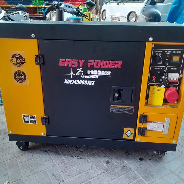 Takeer - EASYPOWER DIESEL GENERATOR AVAILABLE DOTCOM MACHINERY

✅MODEL 14500sta
✅POWER 12KW
✅THREE PHASE
✅1 YEAR ENGINE WARRANTY

✅BEI 6,000,000/=TSH

🚚YES...