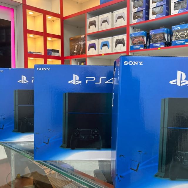 Takeer - PS4 FAT BRAND NEW:

PRICE: 635,000/-

📲