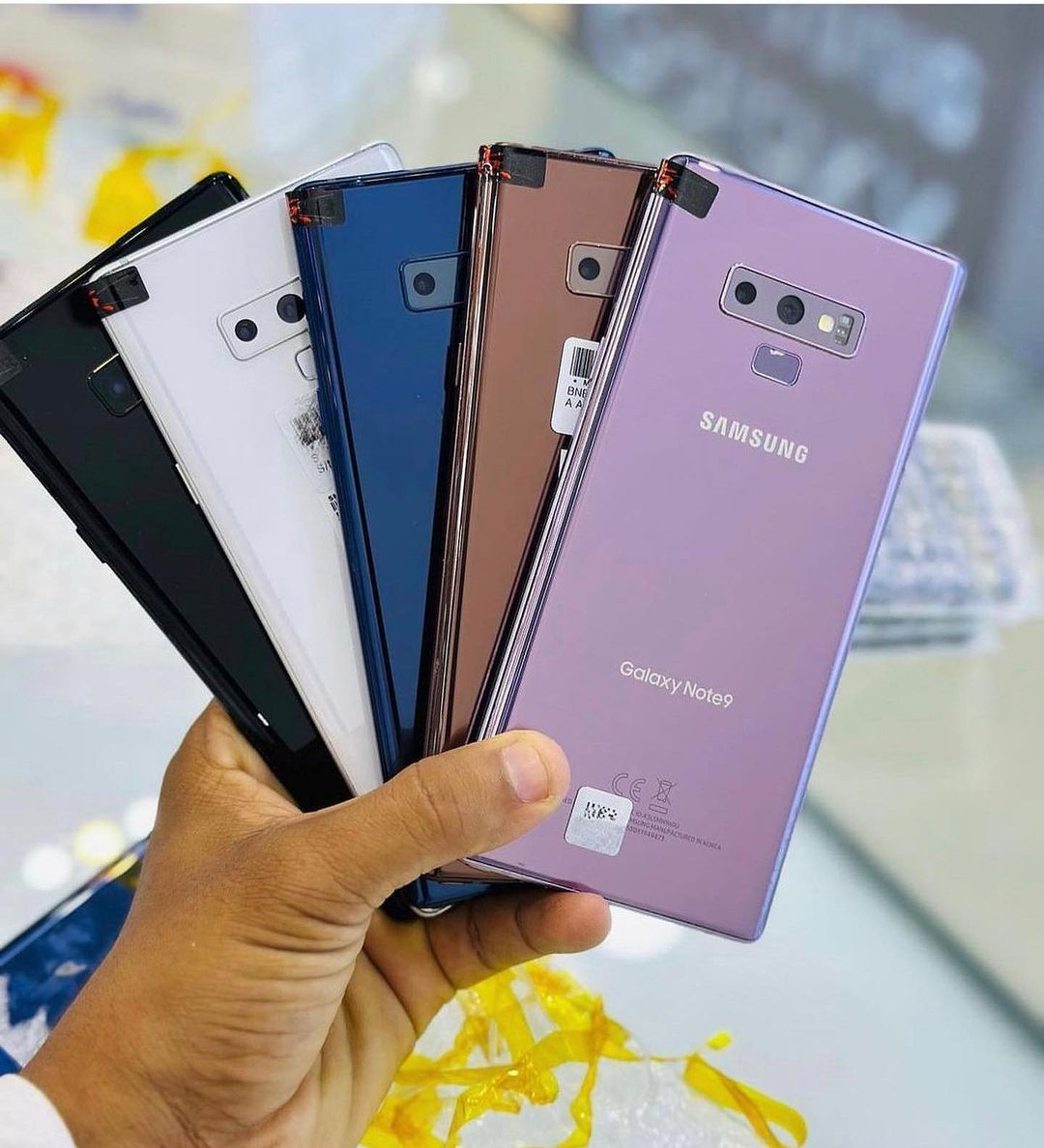 Takeer - Samsung note 9 
360,000/-

128/ 6
I vear warrant

Clean condition ( hazina ata mchubuko)
No dot

Tupo kariakoo jengo la china plaza
Floor ya pili d...