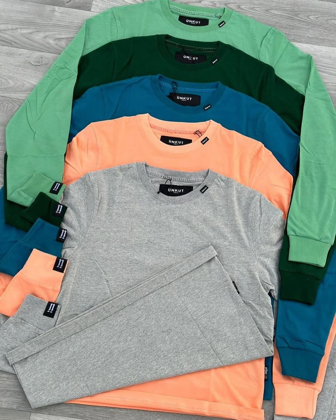 Takeer - Jumla 20000
Rejareja 25000
Orginal long sleeve