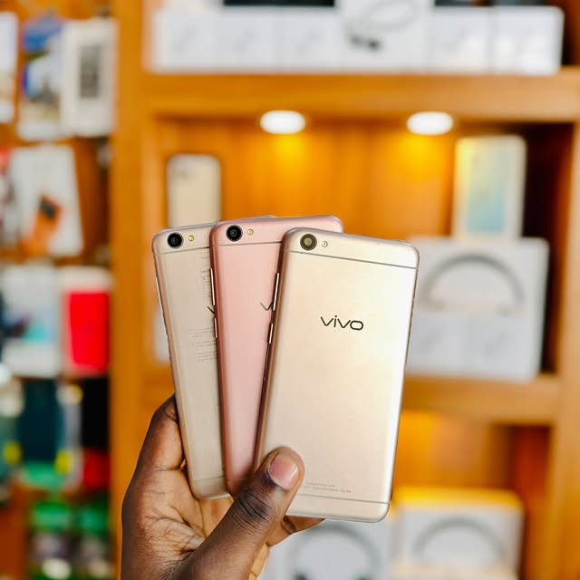 Takeer - LIMITED OFFER🔥

Vivo Y55
Storage: 64gb
Ram: 4

BEI💵: 90,000/= 

Tupigie☎️: 