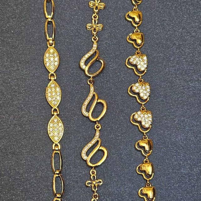 Takeer - KARIAKOO   Bracelets : Tsh 4000 pc 1. (SWAHILI PLAZA )
 Jumla 3000 

Mtaa wa Swahili & Narung'ombe 

Whtsp/Call : #

We do delivery

  