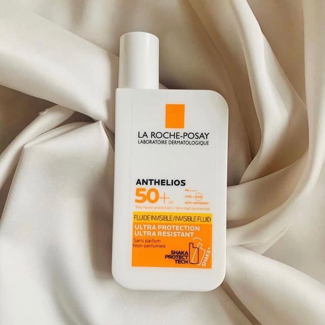 Takeer - Nafikiri kila mwenye kuipende ngozi yake anajua utamu wa hii Sunscreen 😁😁😁😁
🍂Inakulinda na mionzi mikali ya Jua
🍂Inakufanya uzidi kuglow
🍂in...
