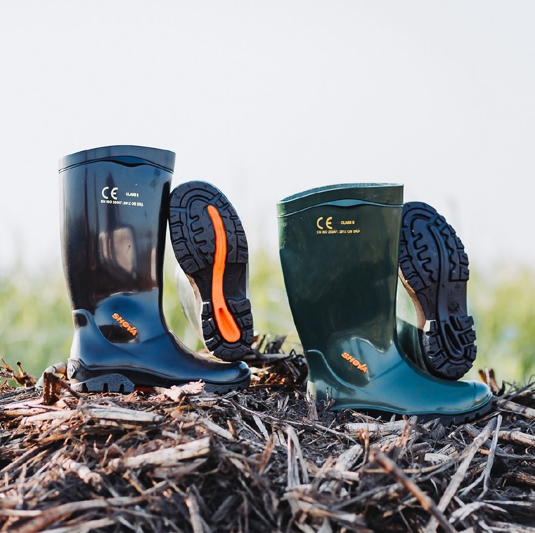 Takeer - Our farming gumboots are designed to provide the utmost comfort, durability and protection from treading through muddy fields to navigating the mil...