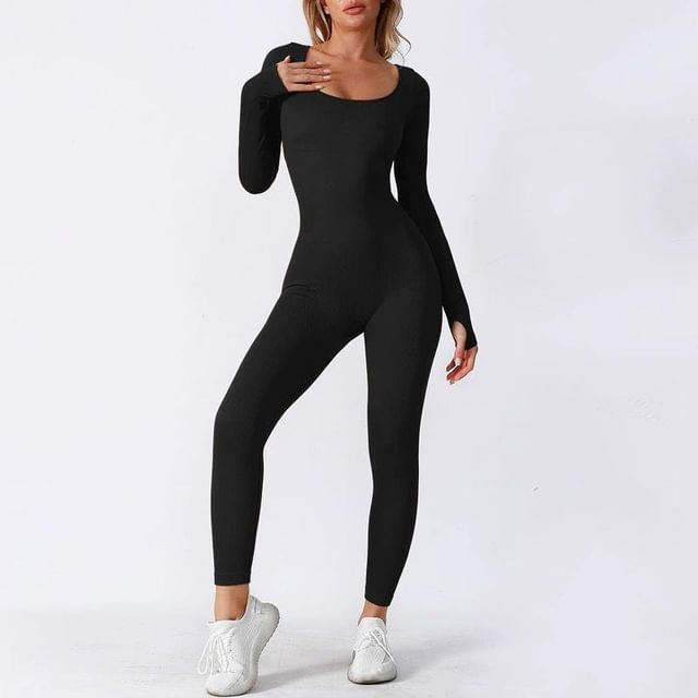 Takeer - WATU WANGU WA GYM GYM! MZIGO HUU APA 
WE CALL IT SEAMLESS JUMPSUIT ❤️❤️
 
Size S M L
Price: 45,000 tshs

CALL/WHATSAPP: 

