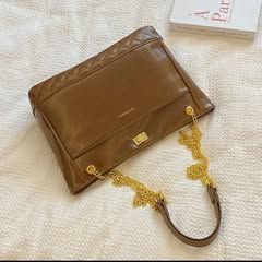 Takeer - Pochi nzuri 
Jumla:26,000/= kuanzia pc 3
Rejareja:28,000/=
☎️call/whatsapp 📍Tunapatikana kariakoo msimbazi karibu na msikiti wa idrissa mtaa wa bo...