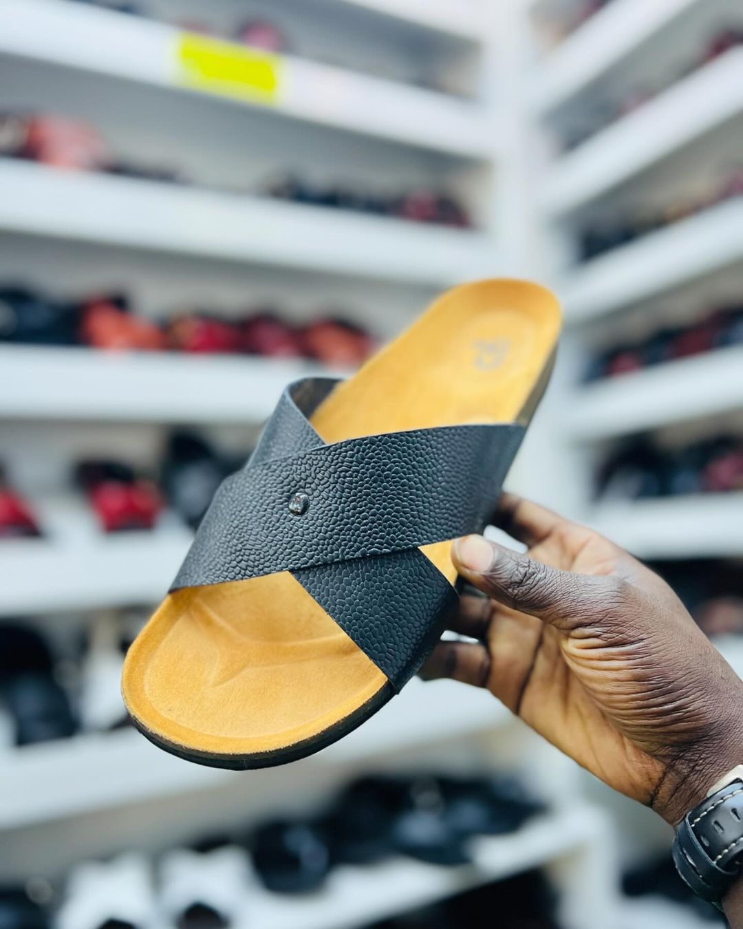 Takeer - New Design in Town..🔥🔥
💰Tsh. 35,000/- 
🧷Unisex 🧷
📌Pure Leather 
🪡size - 37 - 45
📞call/WhatsApp: ...
Location
DSM- Mwenge Sokoni Nyuma ya Ja...