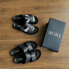 Takeer - Dior sandals available
.
Size 39-45
.
☎️.
📍kijitonyama near blackwood apartments