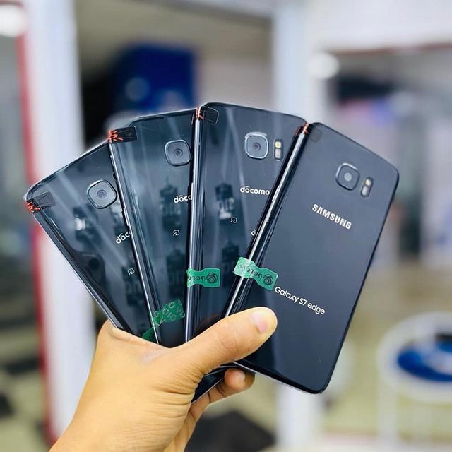 Takeer - Samsung s7 edge
180,000/-

32| 3gb
I year warrant

Clean condition ( hazina ata mchubuko)
No dot

Tupo kariakoo jengo la china plaza
Floor ya pili ...