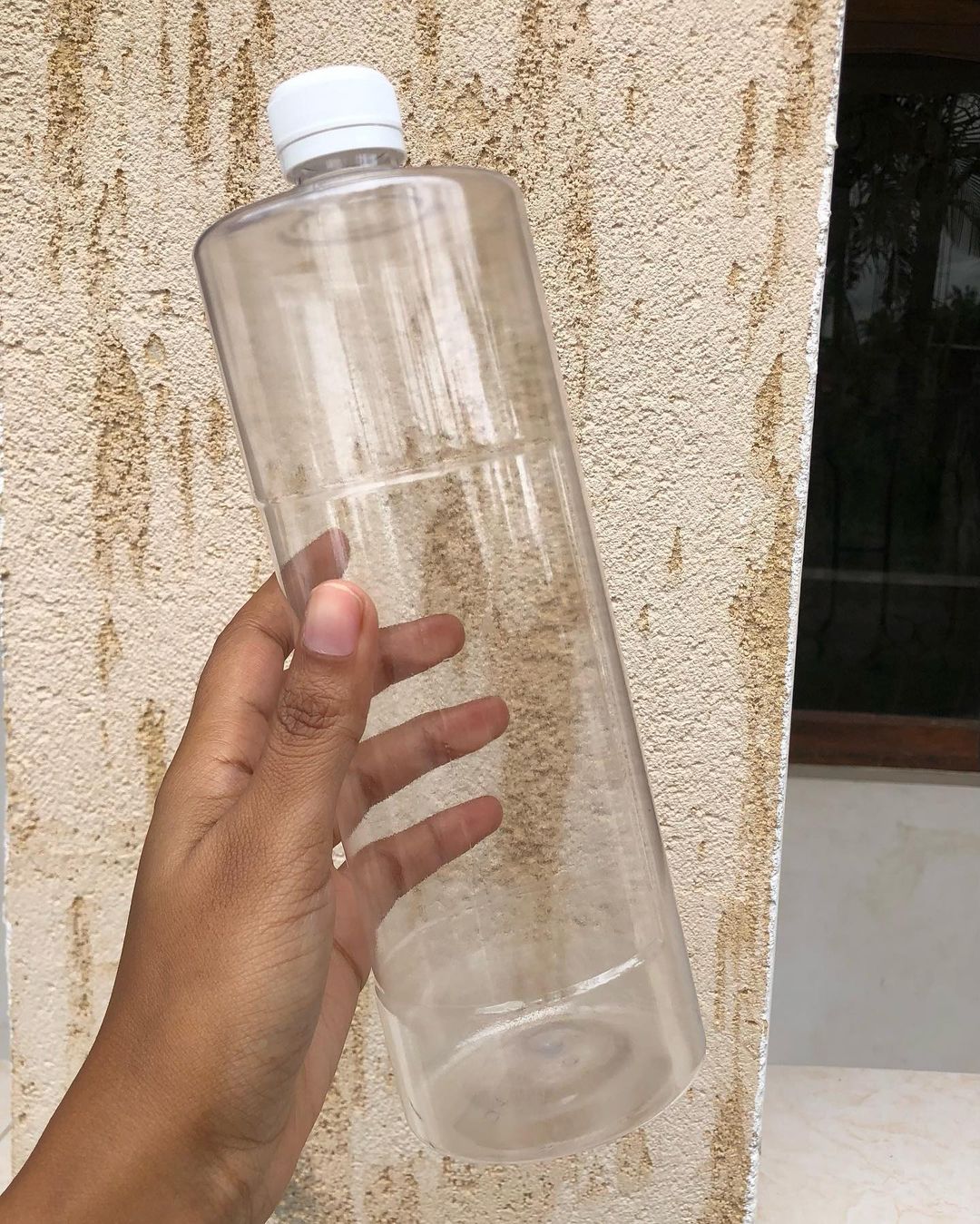 Takeer - New Round Clear bottles ✅
1000mils - 54,000 
Min order - 100pcs

Dial now 📞 or Y’all welcome 🤗