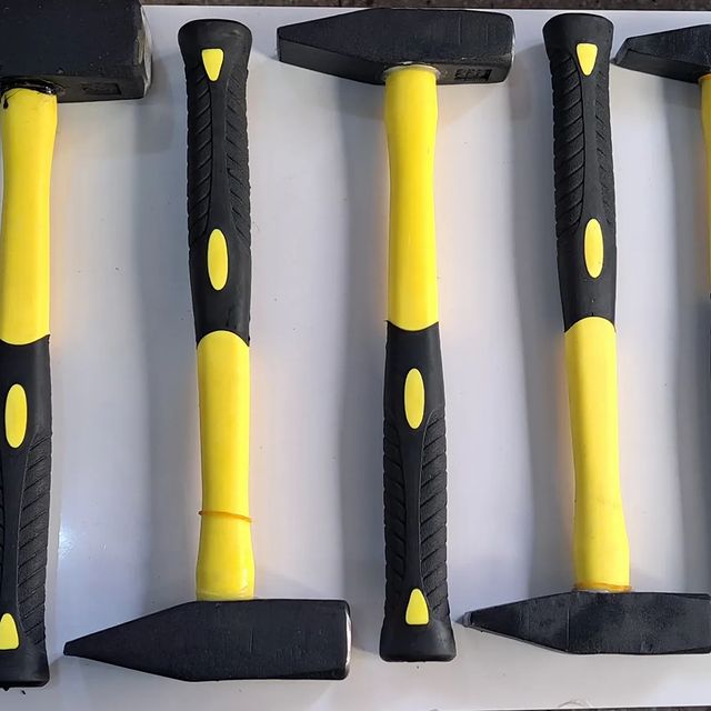 Takeer - MECHANISM HAMMER FIBER HANDLE 

SIZES AVAILABLE.

250g 

500g 

750g 

1000g 

1500g 

2000g 

CONTACT 