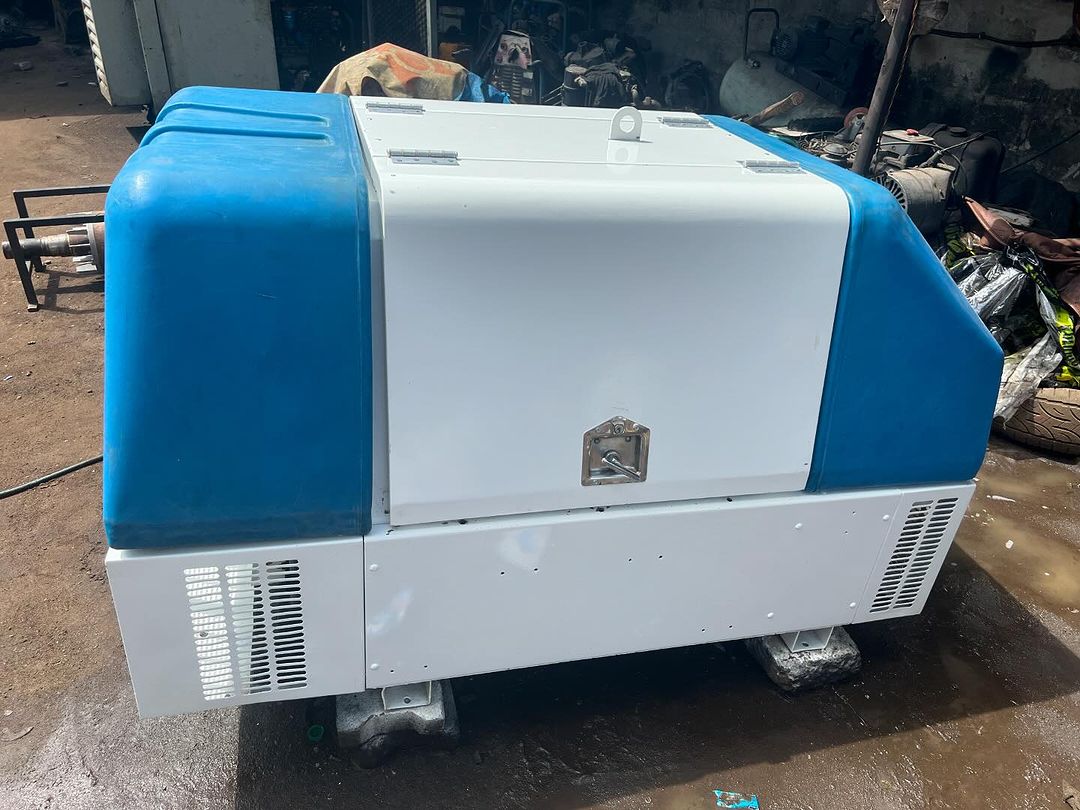 Takeer - *GENERATOR LISTER PETTER 22KVA*
*ENGINE  LISTER PETTER*
*SOUND PROOF CANOPY*
*MAX RATED OUTPUT 20KVA*
*ENGINE RUN 1450HRS*
*STAMFORD AC ALTERNATOR*...