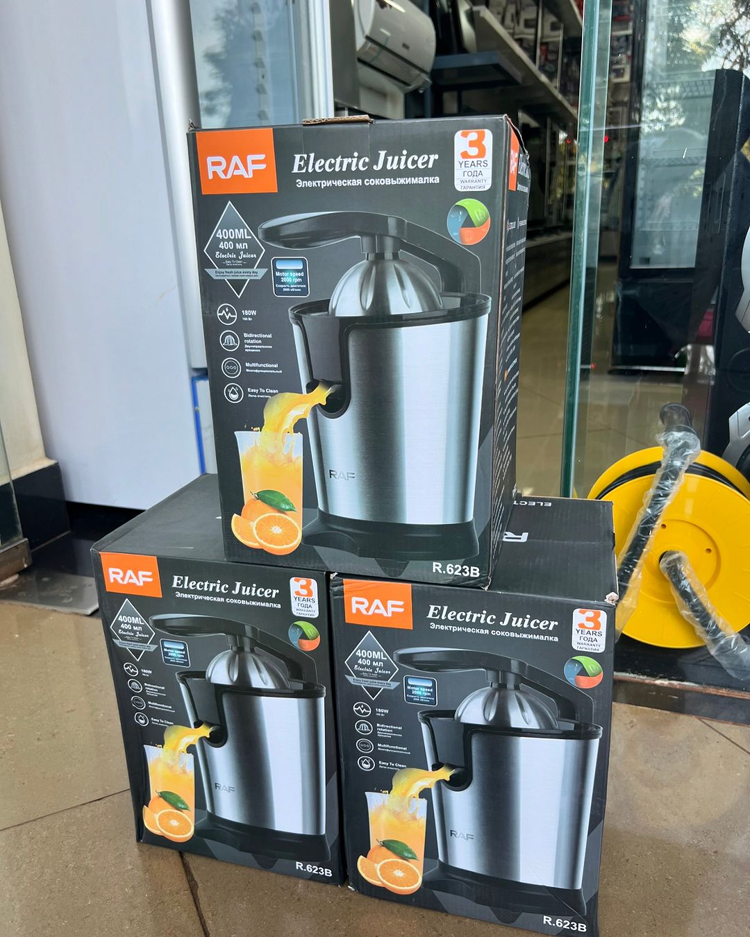 Takeer - Electric Juicer.
•180Watts
•Bidirectional Rotation
•Multifunctional
•Easy To Clean
•Price-120,000/=Tshs
•One Year Warranty

Now Available In Our Sh...