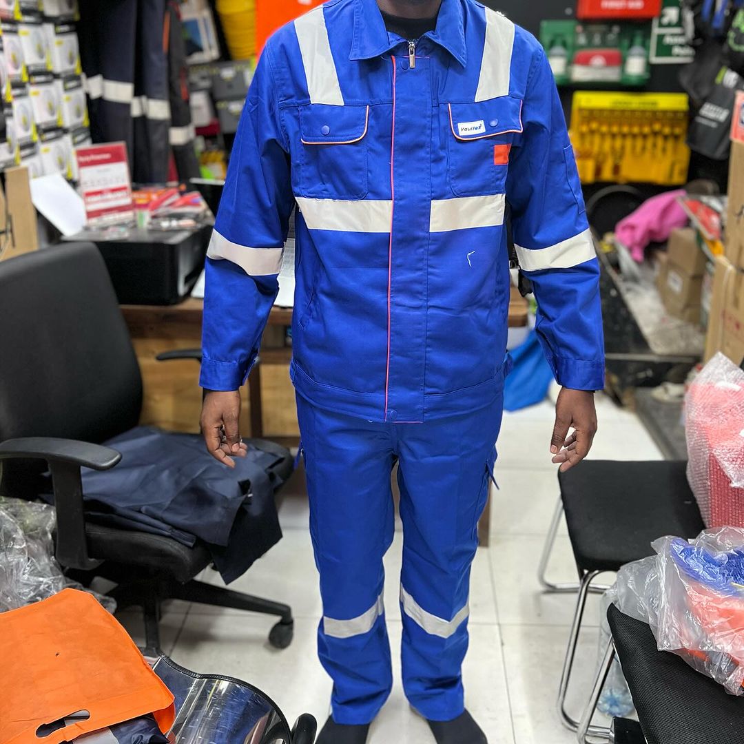 Takeer - 🚨🚨new arrivals of safety items 📱📌Working suit (uniform)
📌Safety shoes 
📌Safety dust mask and chemical mask
📌Safety helmet (hard hut)
📌Safet...