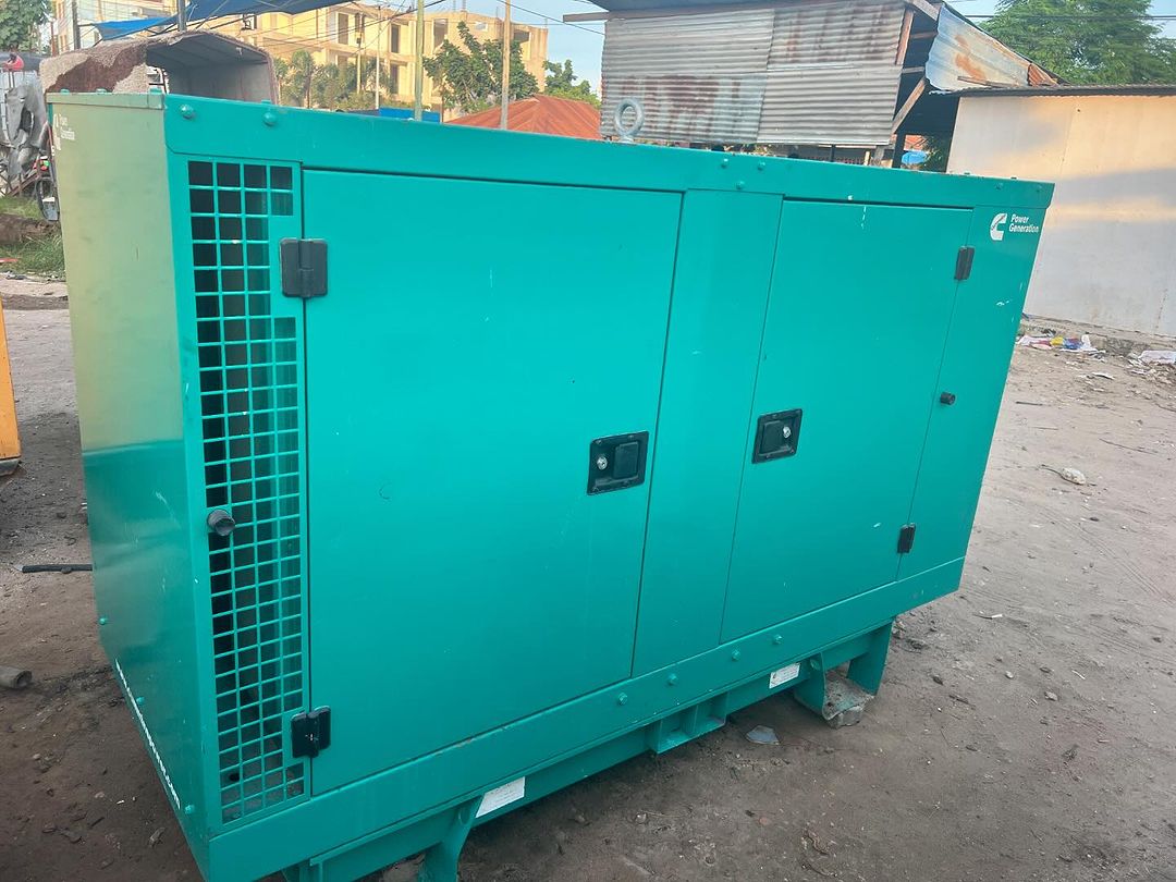 Takeer - *Generator CUMMINS 38KVA*

*Engine Cummins UK*
*Heavy Duty Genset*
*Used Diesel Generator*
*PLC : Deep Sea (7320)*
*Sound Proof Canopy*
*Rated Outp...