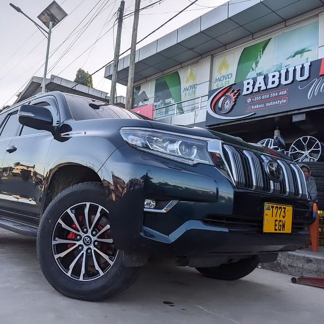 Takeer - 18" wheels on Land Cruiser Prado done by us 