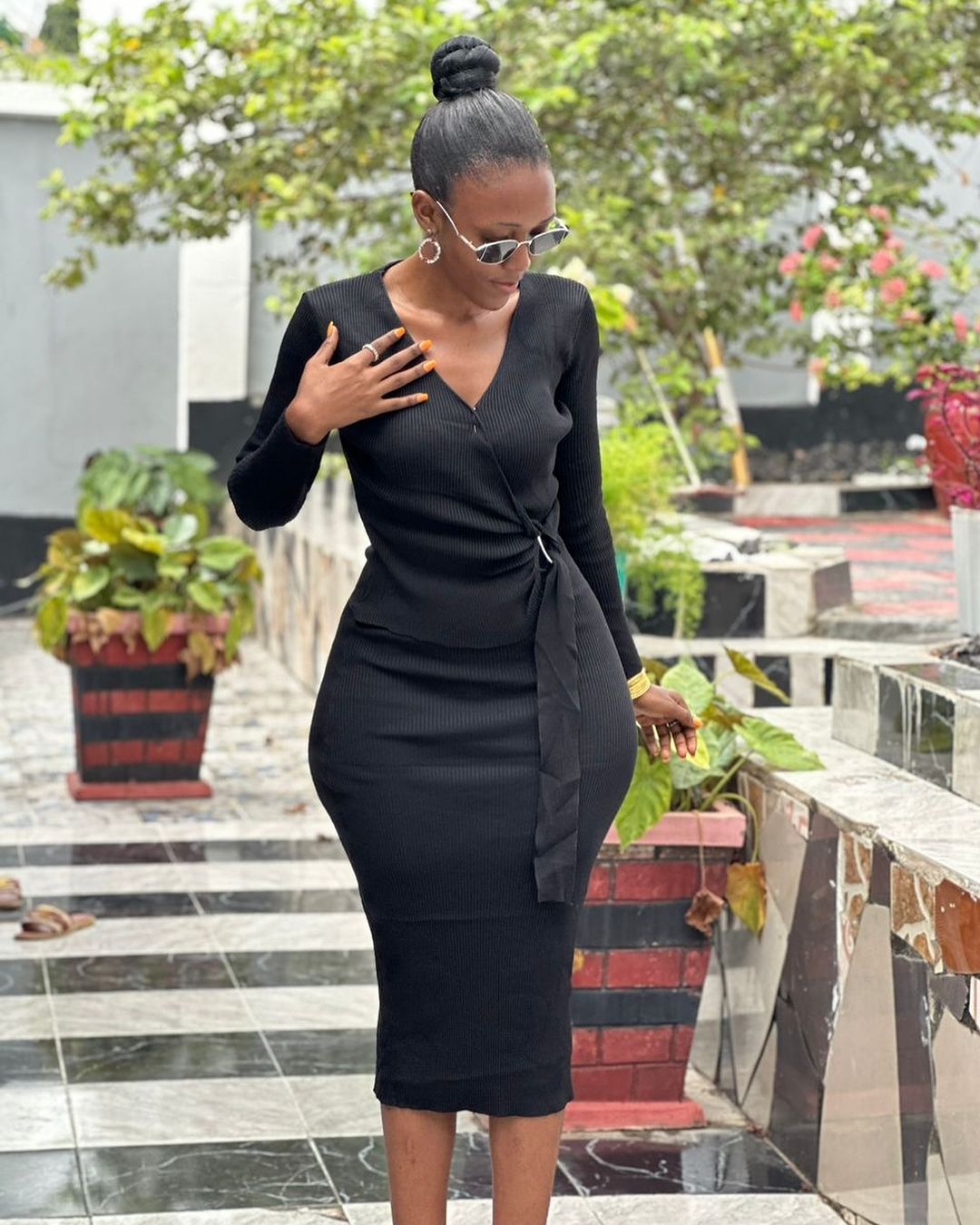 Takeer - IF SIMPLICITY WAS A PERSON🔥🔥
GET A PROPER SHORT KNIT 🧶 DRESS FROM US 
 
FREE SIZE 
Price: 40,000 tshs

CALL/WHATSAPP: 

