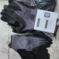 Takeer - 📌Working gloves 
📌Different types and different brands 
📌From leather gloves to pvc, latex to drive gloves 
📌Available in wholesale and retail ...