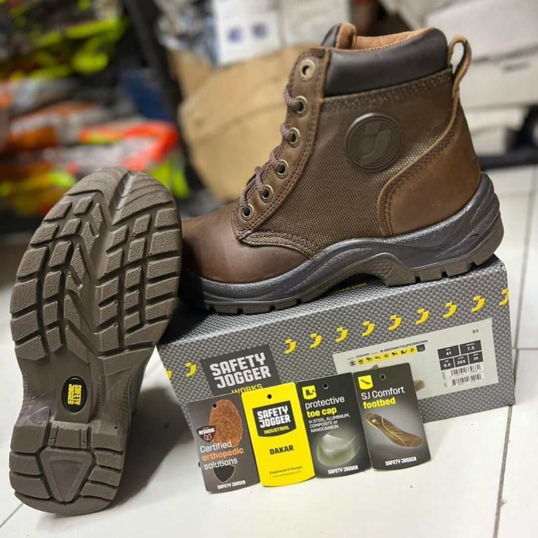 Takeer - 📌💥New arrivals💥
📌Brand Jogger
📌Safety boot Dakkar —-165,000
📌Safety boot Best boy—-85,000
📌Working gloves alfrex—-9,500
🚨All prices are vat...