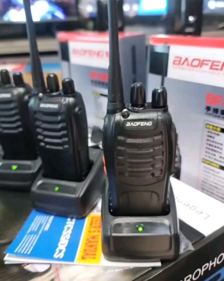 Takeer - Baofeng Radio Call (Walkie-talkie)2pcs
Range:5kilometer 
tsh110,000/=laki na kumi
piga auTunapatikana makumbusho stand DSM