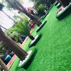 Takeer - QUALITY ARTIFICIAL GRASS CARPET 
Ni nyasi bandia nzuri sana inayotumika kuweka kwenye Garden, Dukani, Kumbi za starehe inaleta muonekano mzuri sana...