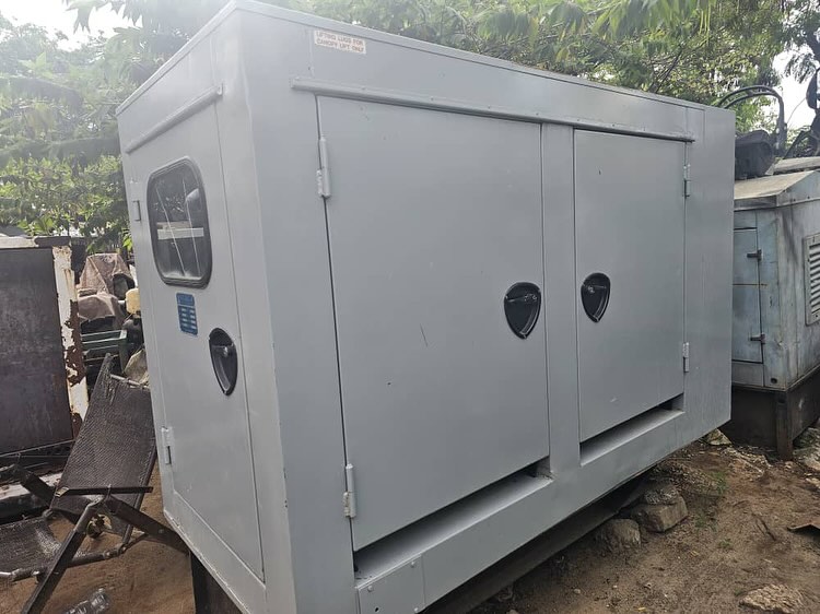 Takeer - *GENERATOR PERKINS 27KVA*
*ENGINE  PERKINS*
*SOUND PROOF CANOPY*
*MAX RATED OUTPUT 30KVA*
*ENGINE RUN 2200
*STAMFORD AC ALTERNATOR*
*DIESEL ENGINE*...