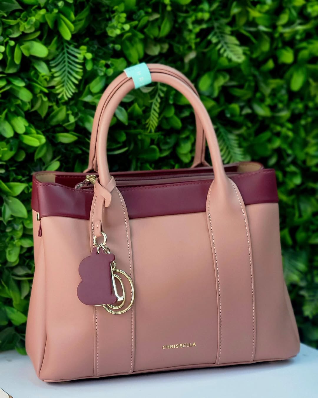 Takeer - Handbag nzuri sana ina wallet🔥😮‍💨
size medium
Price 70,000