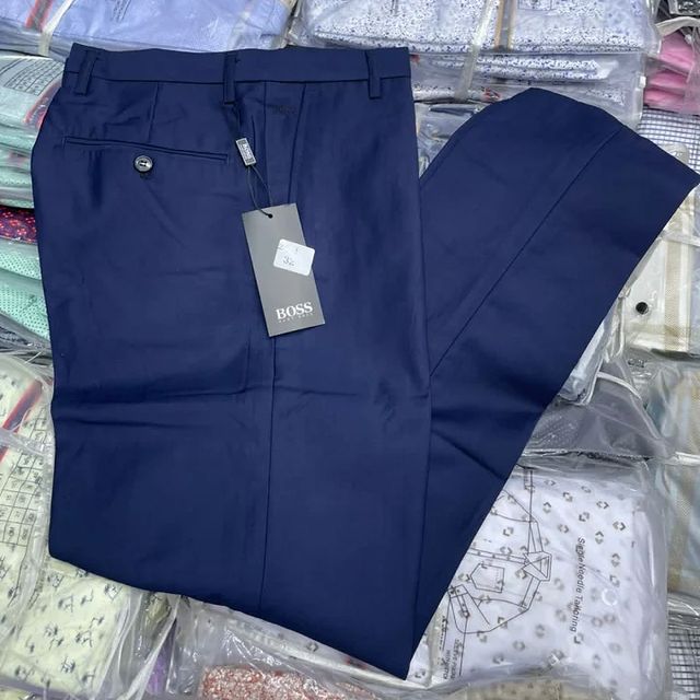 Takeer - BOSS FORMAL TROUSER 
PRICE  28,000
SIZE  30-42
CALL 