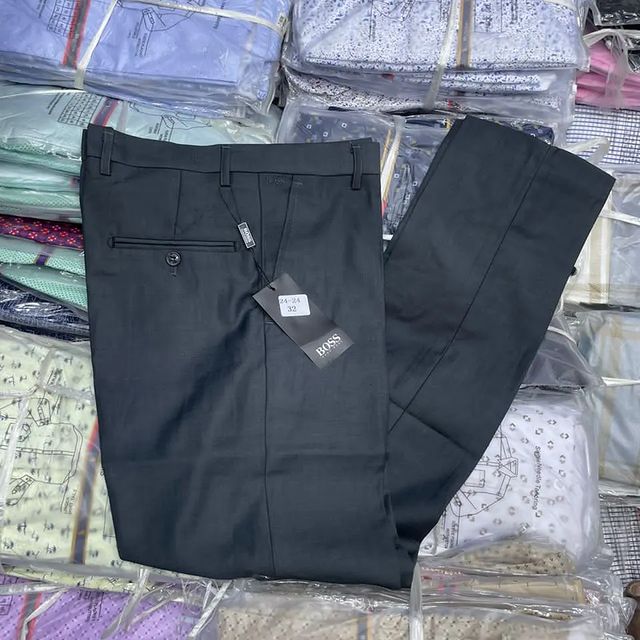 Takeer - BOSS FORMAL TROUSER 
PRICE  28,000
SIZE  30-42
CALL 