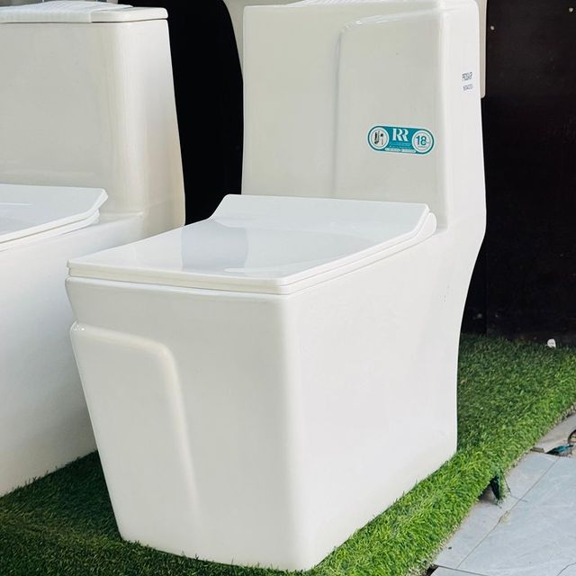 Takeer - Brand new european toilet available shop now,
Price : 320000/=
Piga simu: ,
Tupo kariakoo mtaa wa livingstone na kiungani,
Tunafanya delivery kwa w...