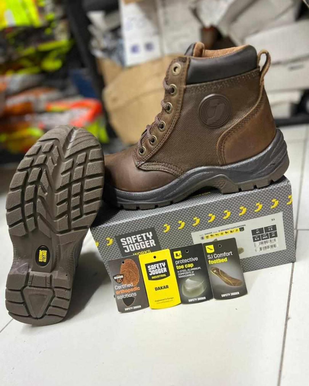 Takeer - NEW ARRIVALS SAFETY BOOT🚸⚠️⛑️
----------------------------------------
BRAND : SAFETY JOGGER DAKAR
-----------------------------------
SIZE: 39-45...