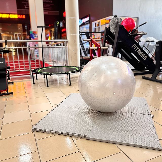 Takeer - Gym Balls 
Starting Price 45,000, 55,000, 65,000
All available 
Delivery 📦 
Located 
Dar Free Market Mall 2nd Floor
Vifaa vya mazoezi Vyote vinapa...