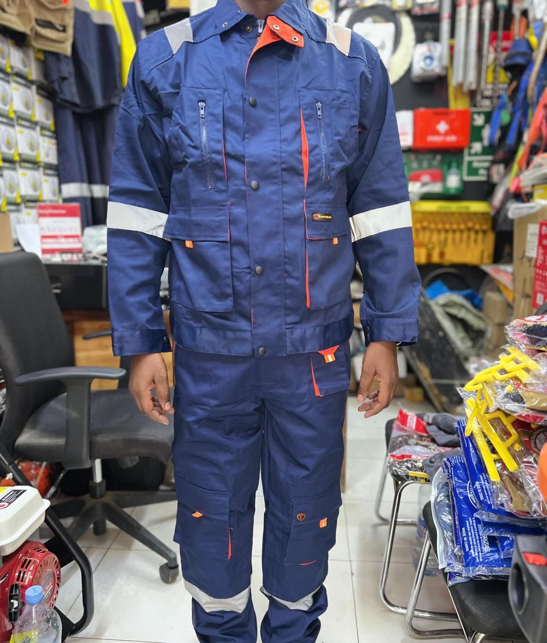 Takeer - ➖Working uniforms ready made
➖Size available M, L, XL, XXL and XXXL
➖Colour navy blue, grey, petro blue
➖Contact us through
📌📱📍location;- kamata...