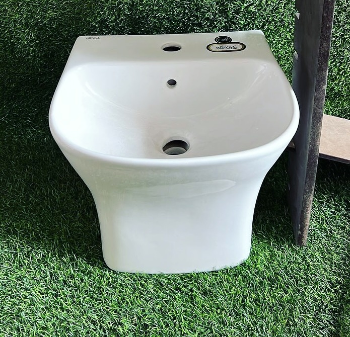 Takeer - Washing Basin 😍
 Complete na mixe yake na vifaa vingine vya kufungia
Price:200,000
Tunapatikana Kariakoo Mtaa Wa Nyamwezi na Kiungani 
Contacts: au 