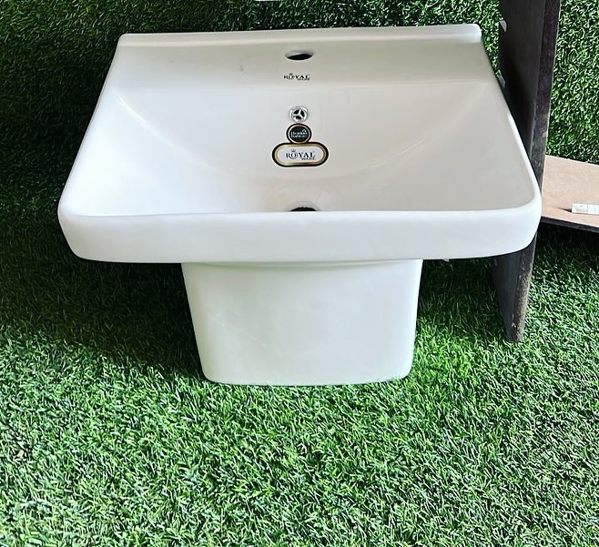 Takeer - Washing Basin 😍
 Complete na mixe yake na vifaa vingine vya kufungia
Price:200,000
Tunapatikana Kariakoo Mtaa Wa Nyamwezi na Kiungani 
Contacts: au 