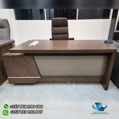 Takeer - EXECUTIVE OFFICE TABLE
180CM FOR1,600,000TSH

📍kariakoo branch 📞📍kinondoni branch 📞
                    