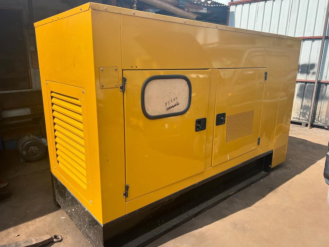 Takeer - *GENERATOR OLYMPIAN BRAND 150KVA*
*Used Genset*
*PERKINS Engine*
*Leroy Somer AC Alternator*
*Engine Run 1653Hrs*
*SOUND PROOF CANOPY*
*Warrant  6m...