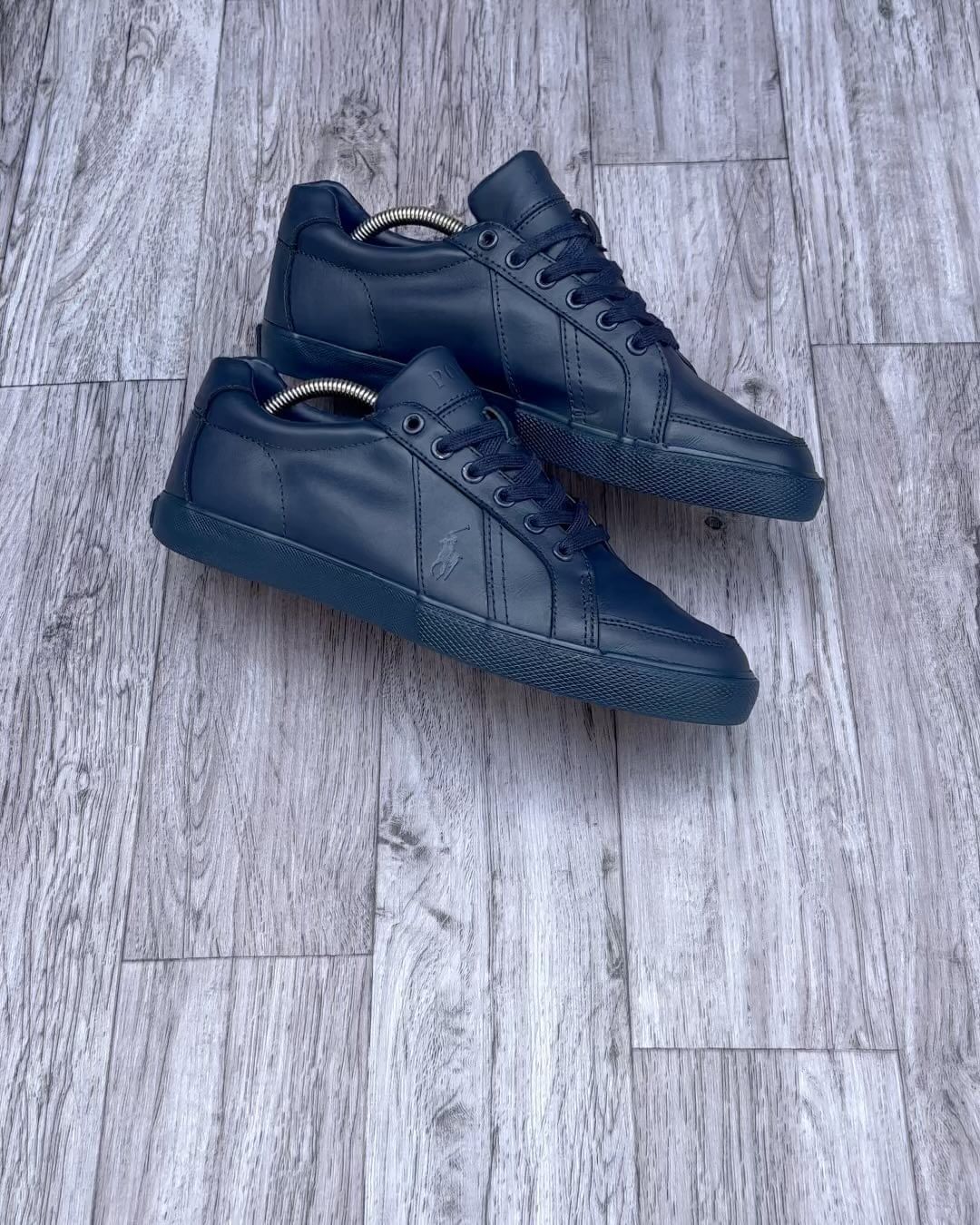 Takeer - Size 43 uk9 pure genuine leather available  
Dm/call/text: