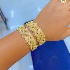 Takeer - Hellow Maboss zangu 
BANGLES NEW STOCK🔥🔥
Hizi bangles wallah ni Za moto sana Gold yake unayoiona kweny picha ndo unayokutana nazo live,Ni nzito v...